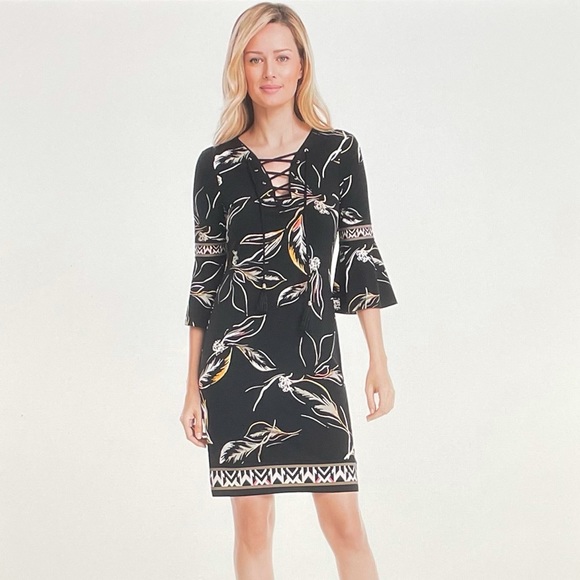 White House Black Market Dresses & Skirts - WHBM 3/4 Sleeve Floral Print Shift Dress  X Small